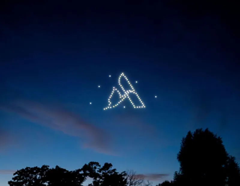 Spectacle de drones lumineux pour un évènement corporatif du groupe Accor